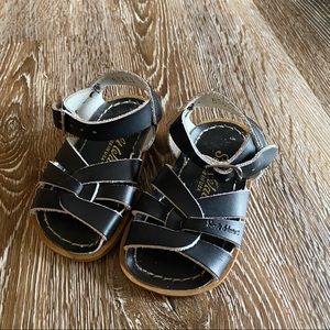 Saltwater Navy Blue & Brown Strappy Sandals!